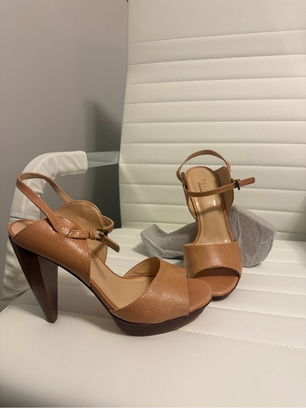 Talbots Cognac Leather Platform Heeled Sandals WITHOUT ORIGINAL BOX..